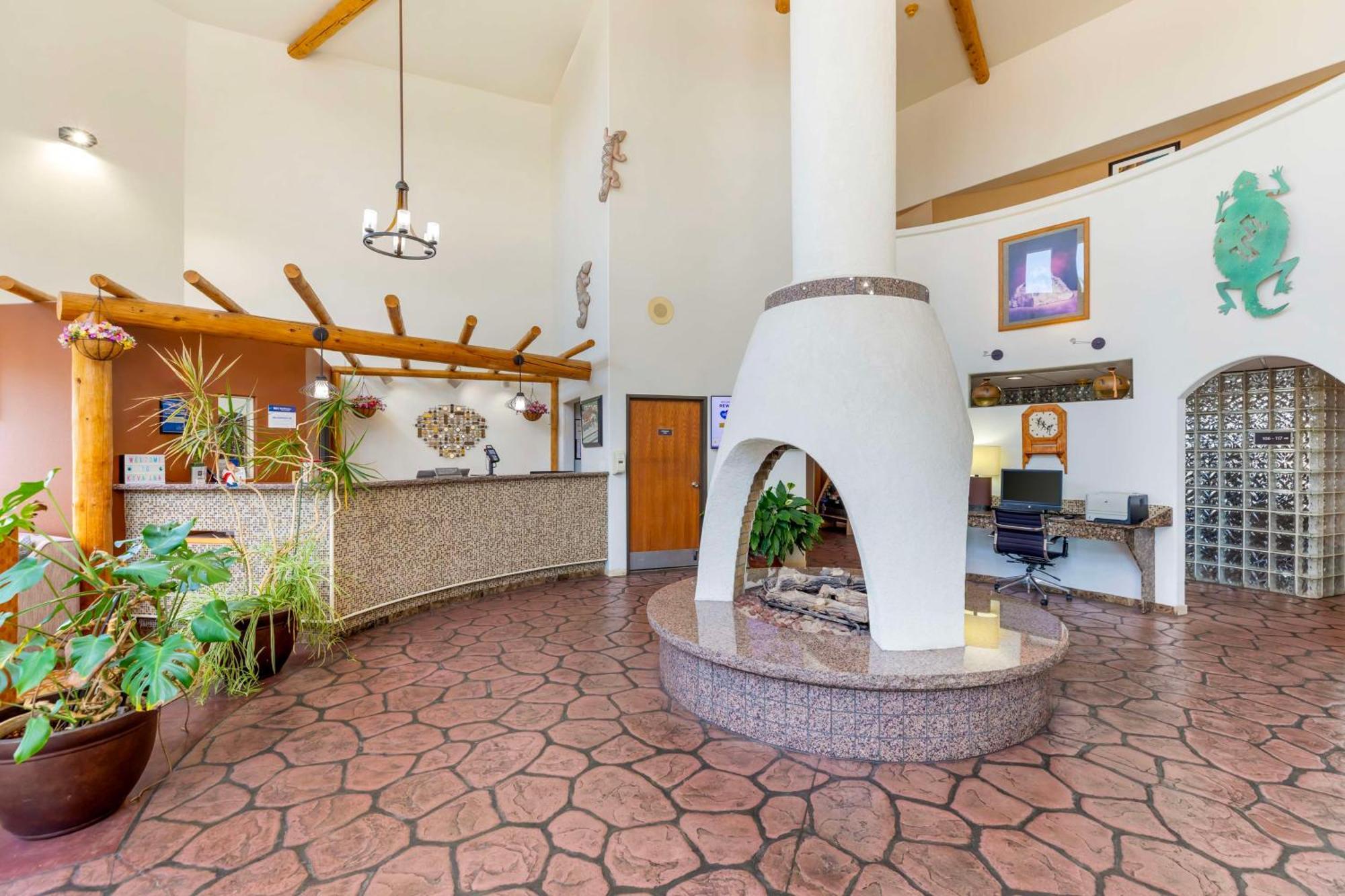 Western Kiva Hotel