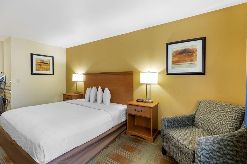 Western Kiva 3* Fort Collins